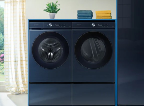 Samsung's smart washer/dryer lets you pick when you want the cycle